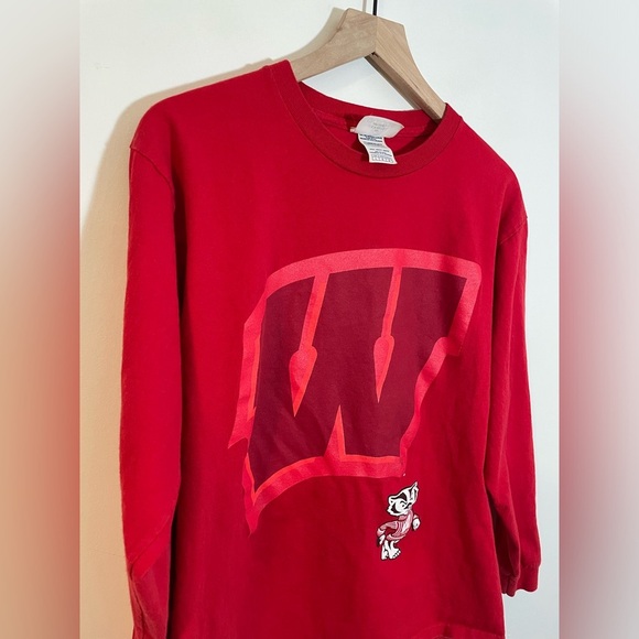ADIDAS Wisconsin Badgers Red Long Sleeve Tshirt Bucky Size Large - Picture 2 of 9